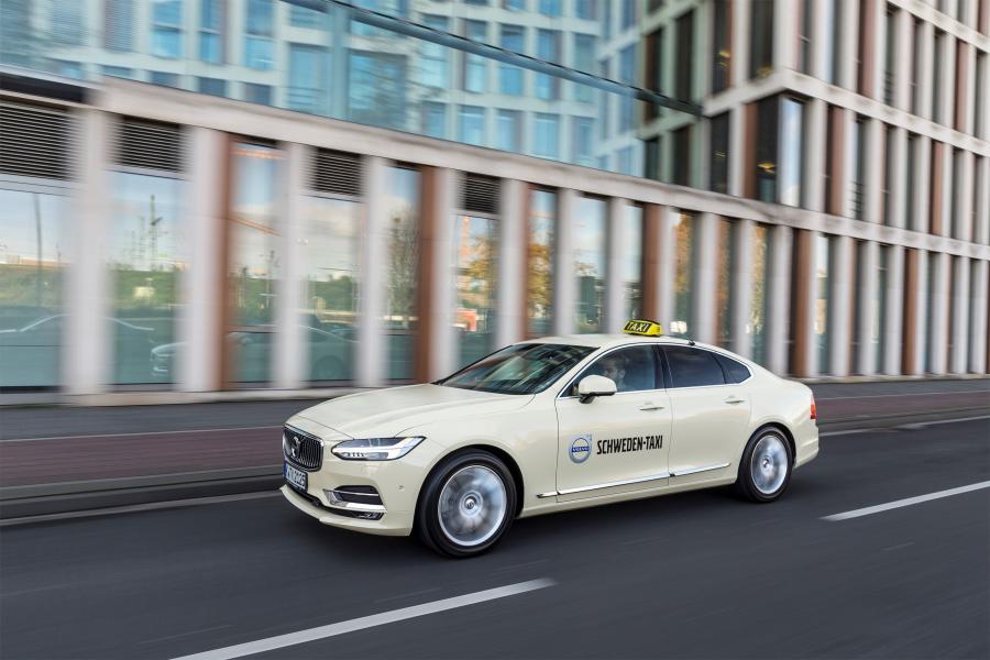  Volvo S90 D5 Inscription Taxi 2017 года  (фото 3 из 7)